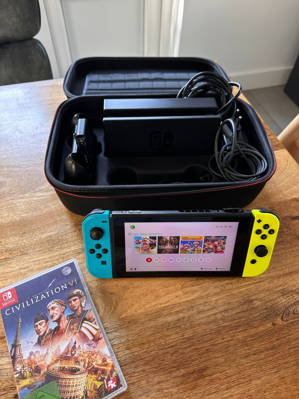 Nintendo Switch met 2 Joy-Cons, Civilization VI en accessoir, Met 2 controllers, Ophalen of Verzenden, Switch Original, Gebruikt