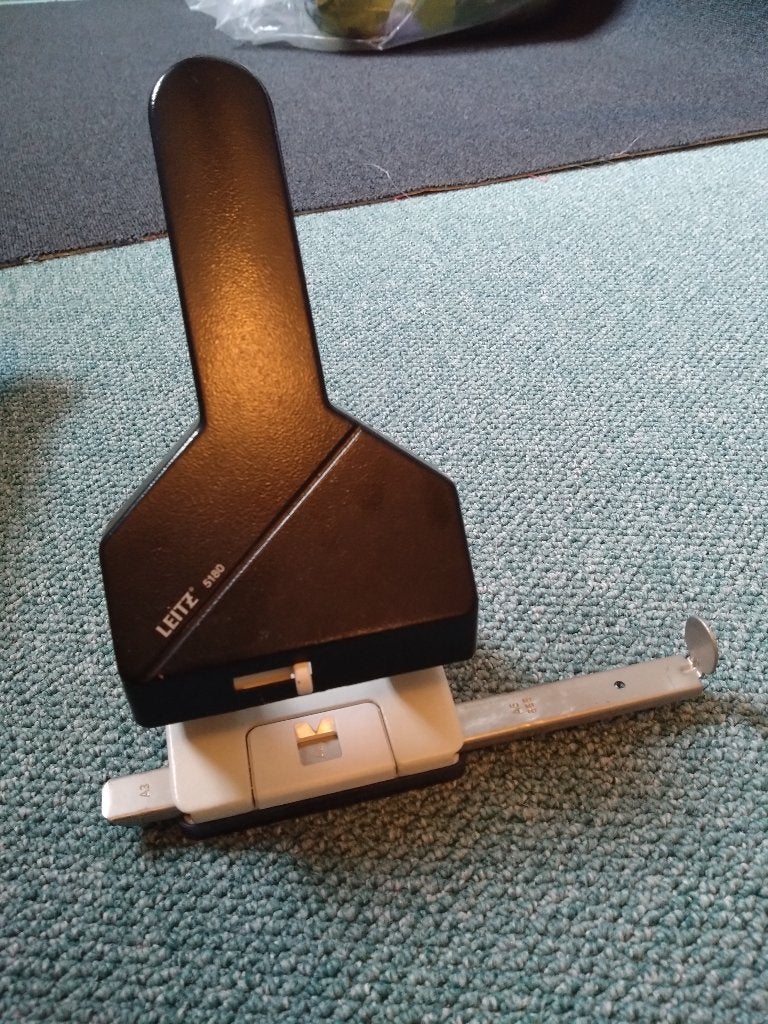 Leitz Perforator, zware, Ophalen of Verzenden, Gebruikt