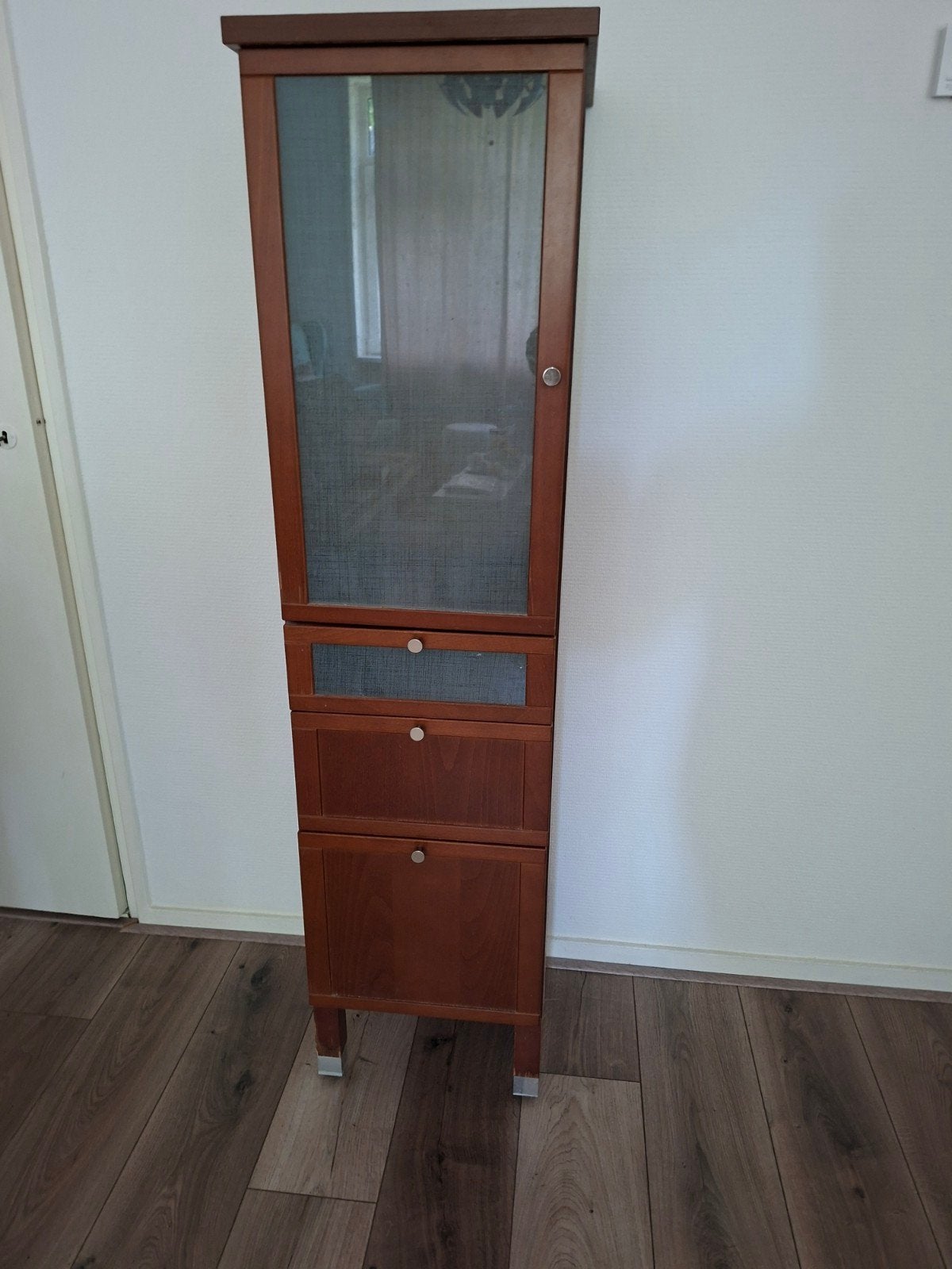 GRATIS AF TE HALEN Houten vitrinekast, Ophalen, (Half)hoge kast, 50 tot 100 cm, 150 tot 200 cm