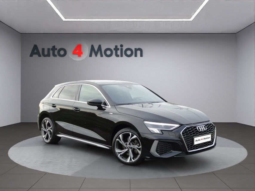 Audi A3 Sportback 40TFSI e S edition Competition Full LED+NA, Auto's, Dealer onderhouden, 1525 kg, Gebruikt, 4 cilinders