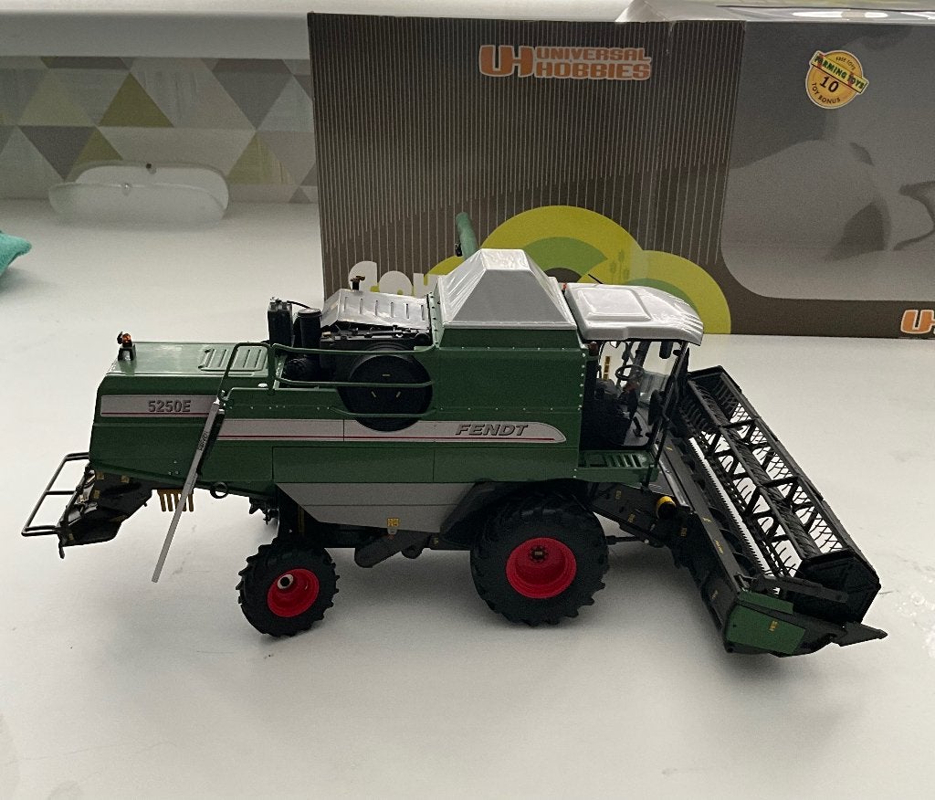 FENDT 5250E combinatie, Verzenden, Zo goed als nieuw, Tractor of Landbouw, Universal Hobbies
