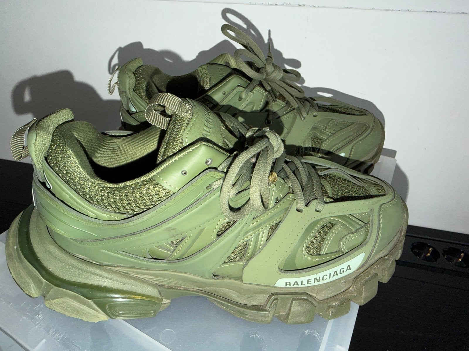 Balenciaga Track Sneakers - Olijfgroen - Maat 39, Ophalen of Verzenden, Zo goed als nieuw, Groen, Sneakers of Gympen