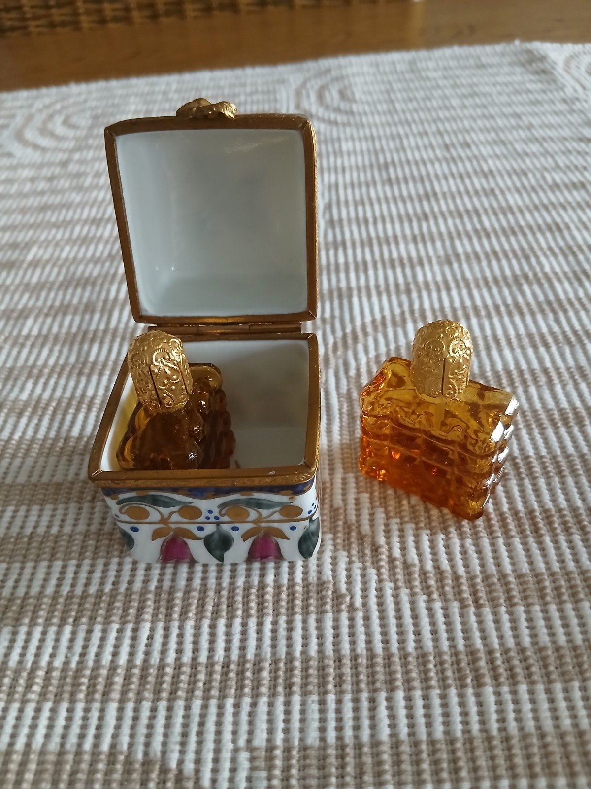 Limoges doosje met parfumflesjes, Ophalen of Verzenden