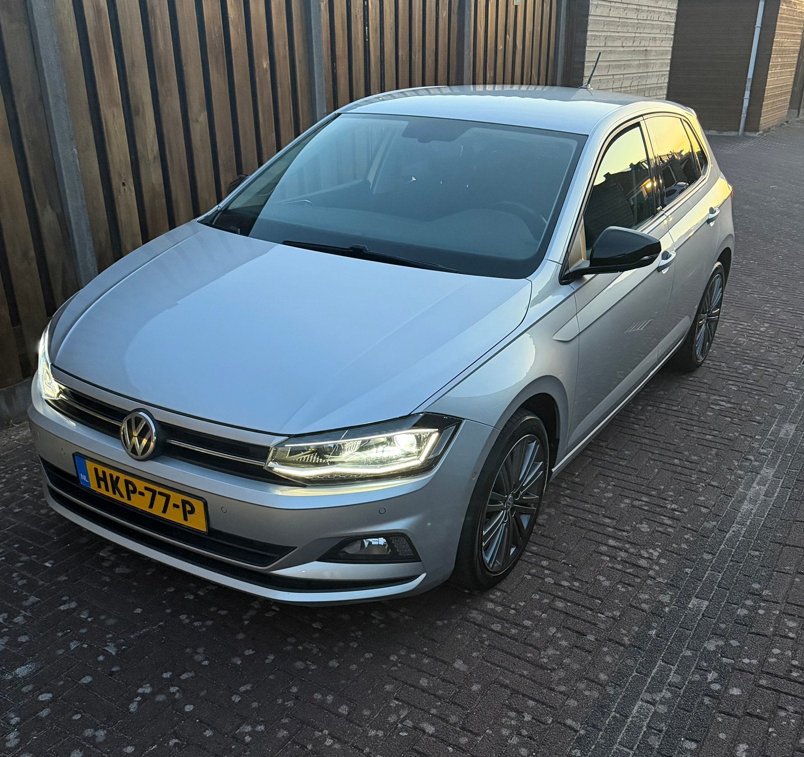 Volkswagen Polo 1.0 TSI | IQ | 2020 Grijs, Automaat, 95 pk, Vierwielaandrijving, Particulier