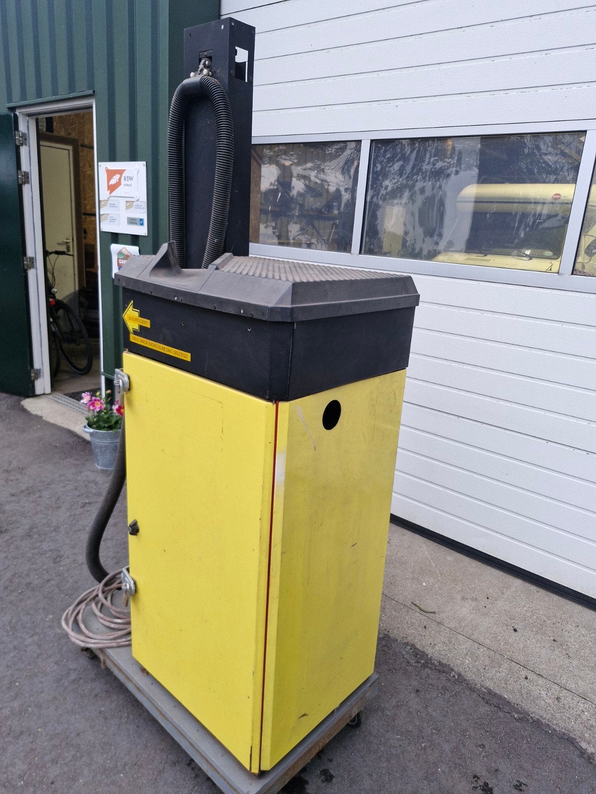 Kärcher SB-Sauger 220V Industriële Stofzuiger op Kleingeld, Witgoed en Apparatuur, Ophalen, Gebruikt, Kärcher, 1600 tot 2000 watt