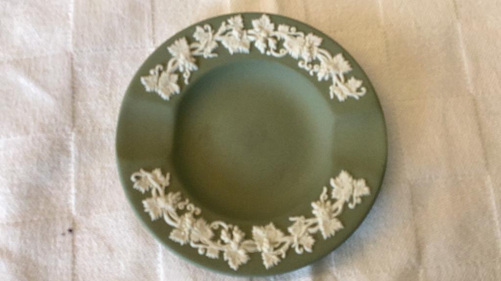 Wedgwood groen asbakje, Ophalen of Verzenden, Zo goed als nieuw, Rond, Steen of Aardewerk