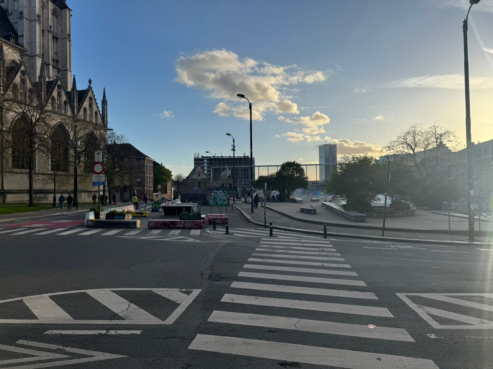 Looking for a room near Amsterdam / Zaandam, Huizen en Kamers, Kamers te huur, Amsterdam