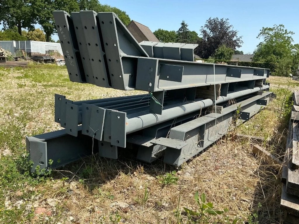 Staalconstructie 10x30m vrije overspanning, Ophalen, Zo goed als nieuw, IJzer