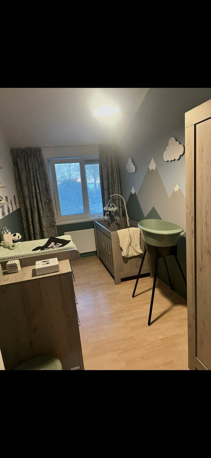 Interbaby babykamer set: Commode, kast en wandplank, Ophalen, 50 tot 70 cm, Opstaande rand, 100 cm of meer