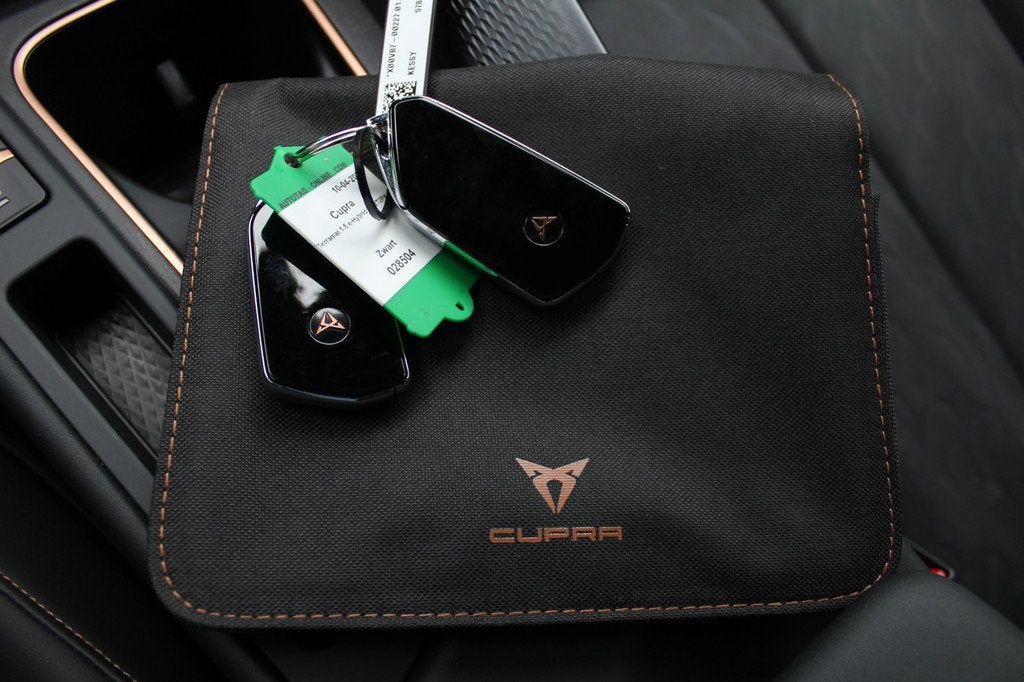 CUPRA Terramar 1.5 TSI e-Hybrid VZ Performance 272pk | Head-, Auto's, Cupra, 4 cilinders, 2000 kg, Zwart, Plug-in hybride