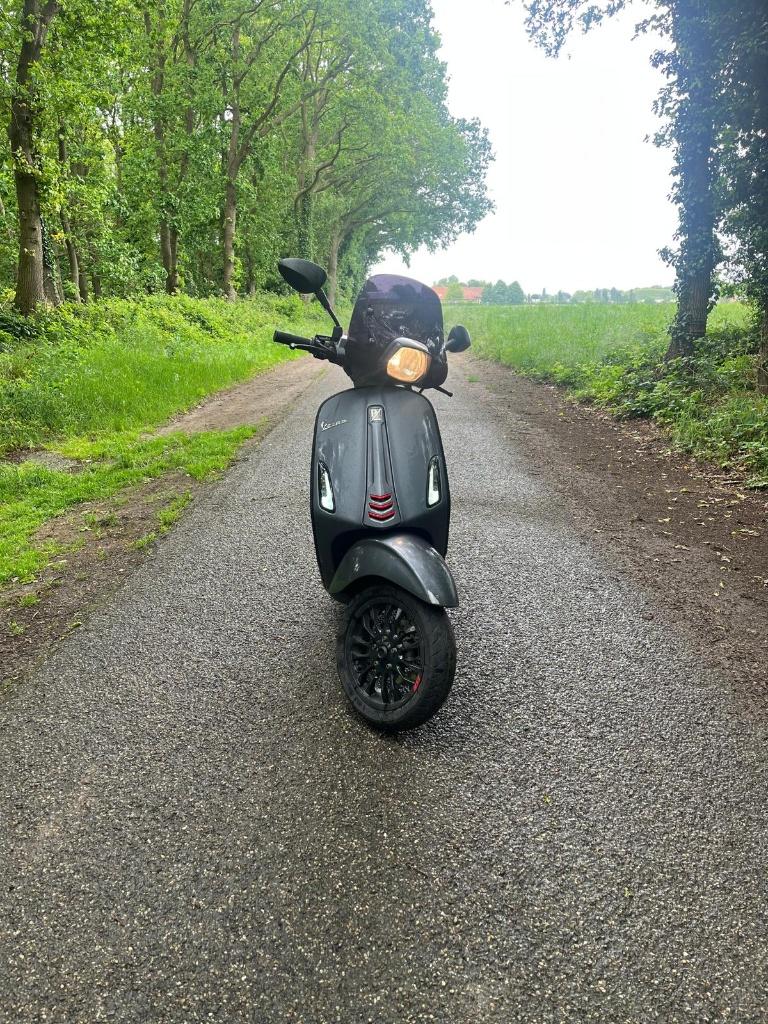 Vespa Sprint 2017, Fietsen en Brommers, Scooters | Vespa, Ophalen, Gebruikt, Overige modellen, Maximaal 45 km/u