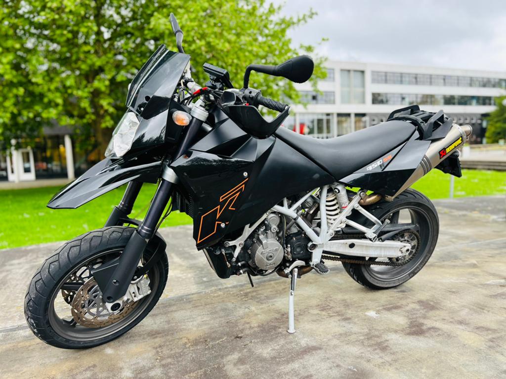 KTM 950 SM | Akrapovic | Goed onderhouden, Motoren, 2 cilinders, Sportuitlaat, Motorrijbewijs A, Gebruikt