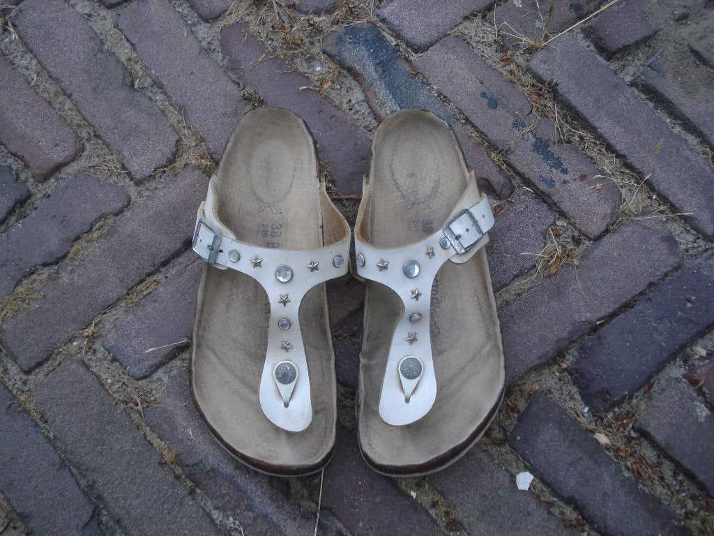 BIRKENSTOCK GIZEH WIT 38 NU GRATIS VERZENDING PER POST, Slippers, Verzenden, Wit, Zo goed als nieuw