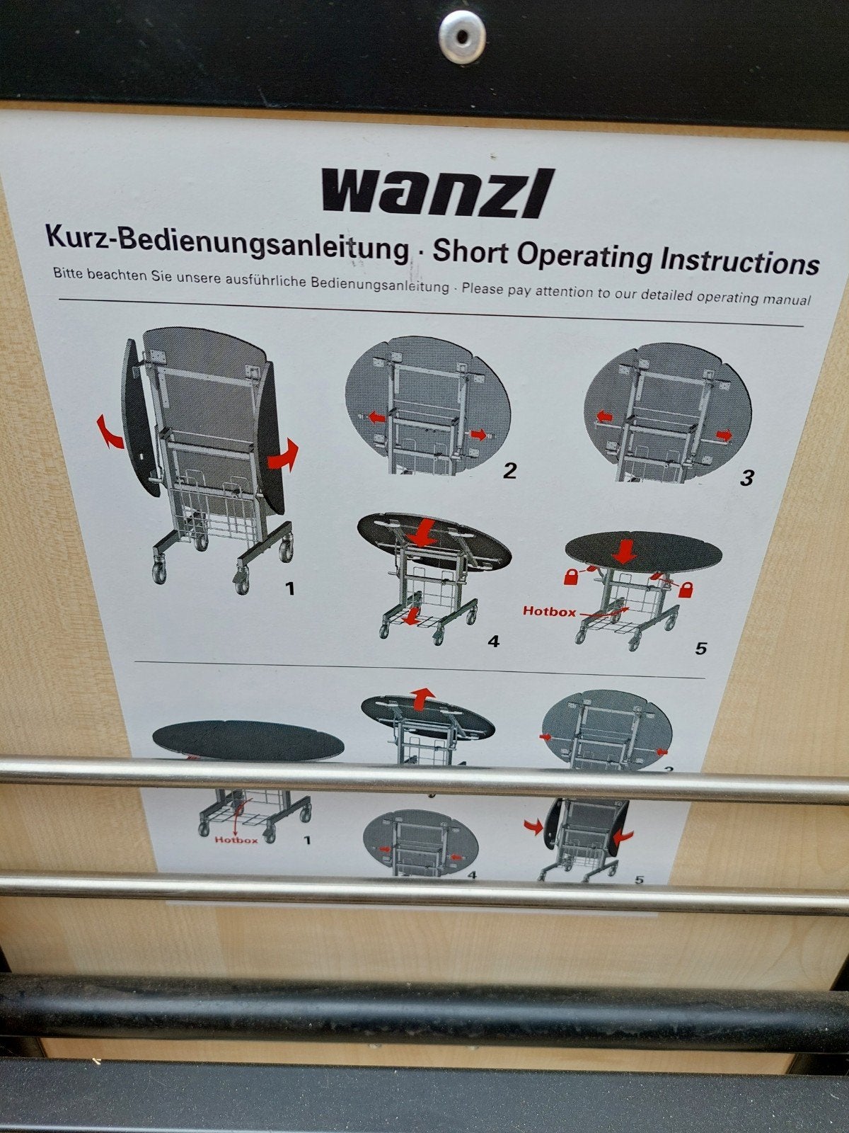 Wanzl inklapbare tafel op wielen - ideaal voor kleine ruimte, Gebruikt, 50 tot 100 cm, Ovaal, Drie personen