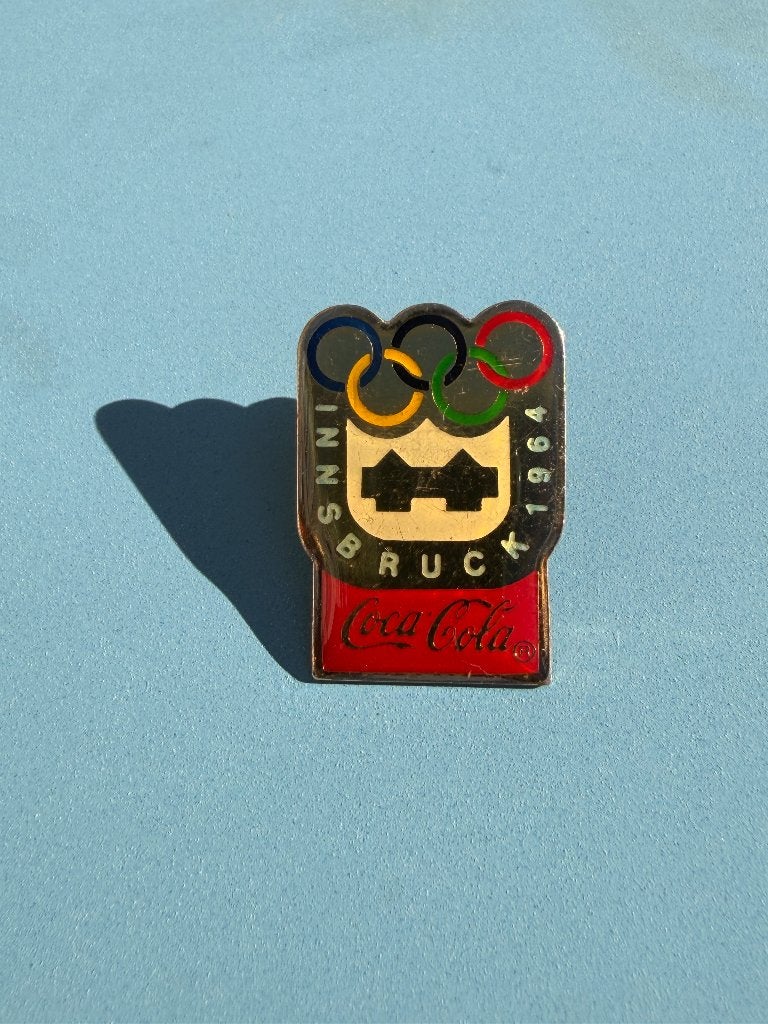 Vintage Pin van Coca-Cola vd Olympische spelen van Innsbruck, Ophalen of Verzenden, Gebruikt, Sport, Speldje of Pin