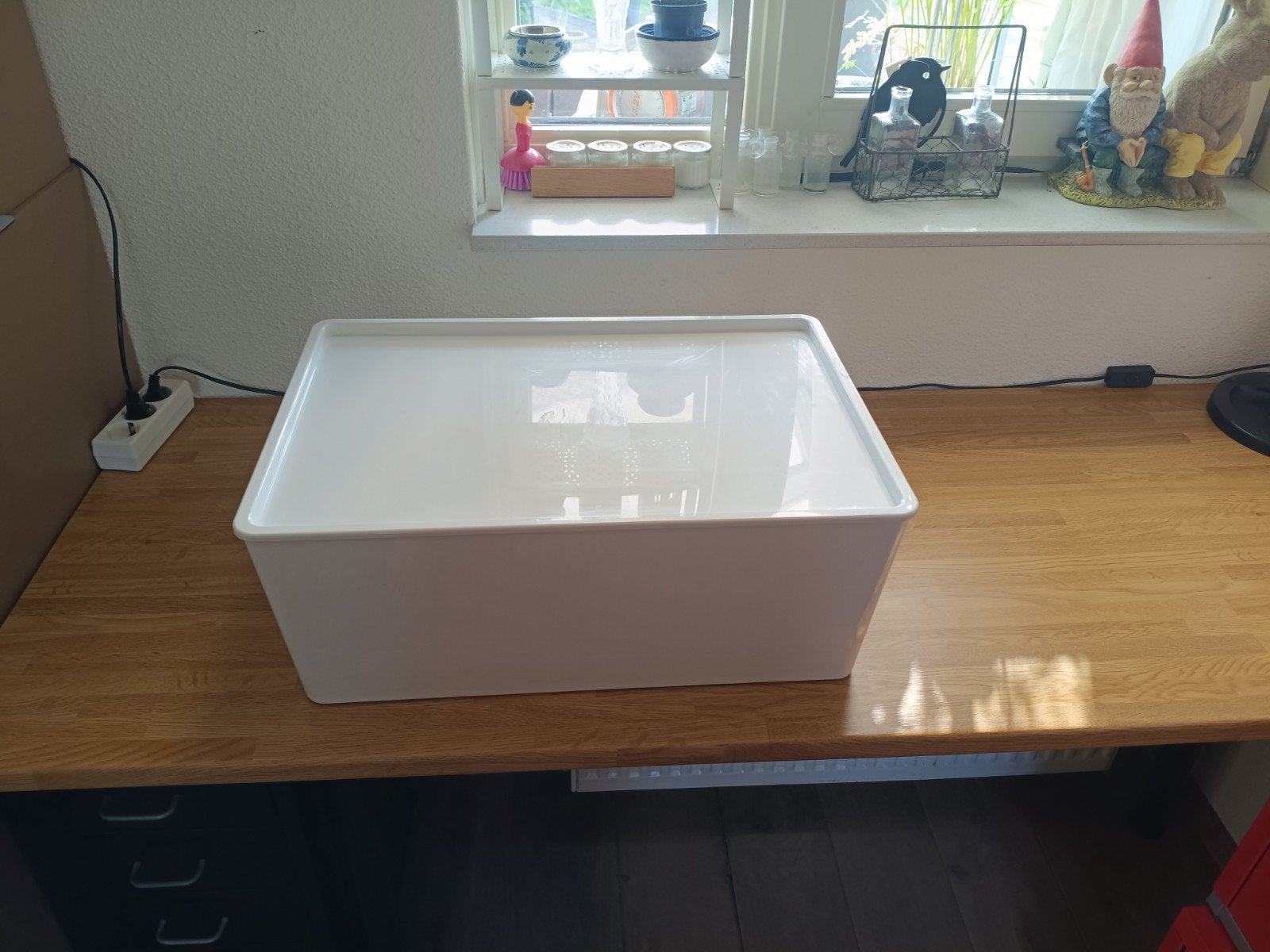 Witte kuggis bak van ikea met inzet, Ophalen, Zo goed als nieuw