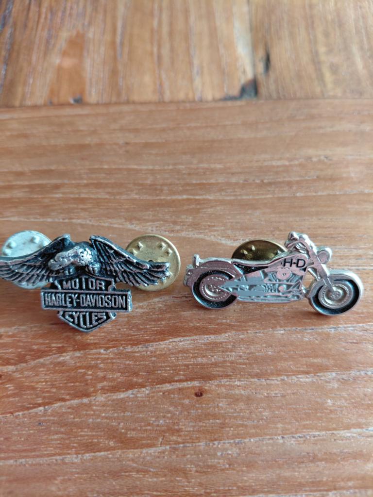 Harley-Davidson - Motoren Badges 10 euro per stuk, Ophalen of Verzenden, Gebruikt, Motoren