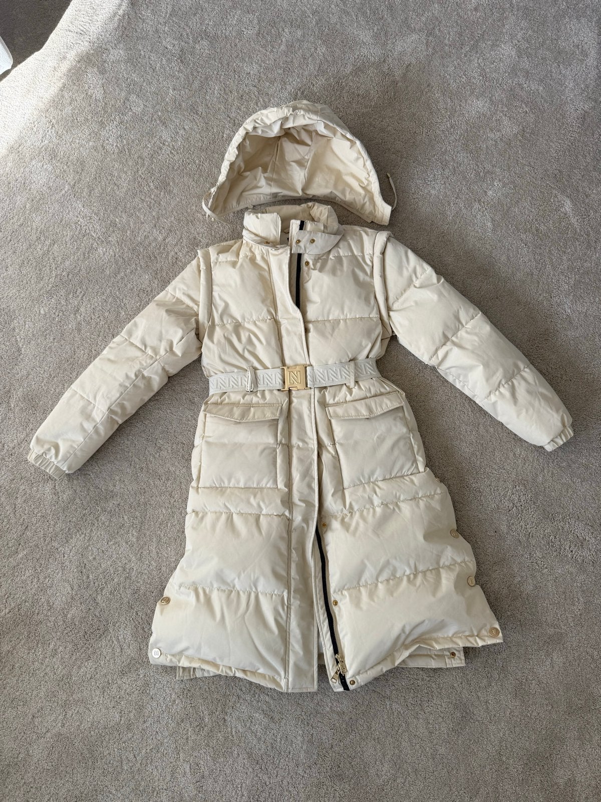 Nikkie gewatteerde jas met riem en capuchon, maat 38, netjes, Kleding | Dames, Ophalen of Verzenden, Zo goed als nieuw, Maat 38/40 (M)