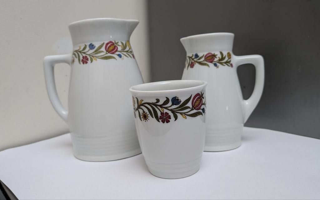 Vintage Lilien Porzellan Austria kannen en beker set, Ophalen of Verzenden