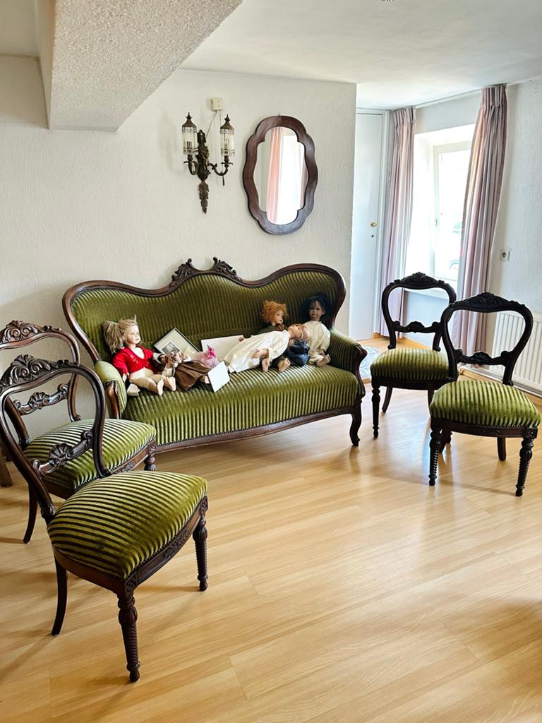 Antieke salonset uit Kasteel Born: Bank, 4 stoelen & tafel, Antiek en Kunst, Ophalen