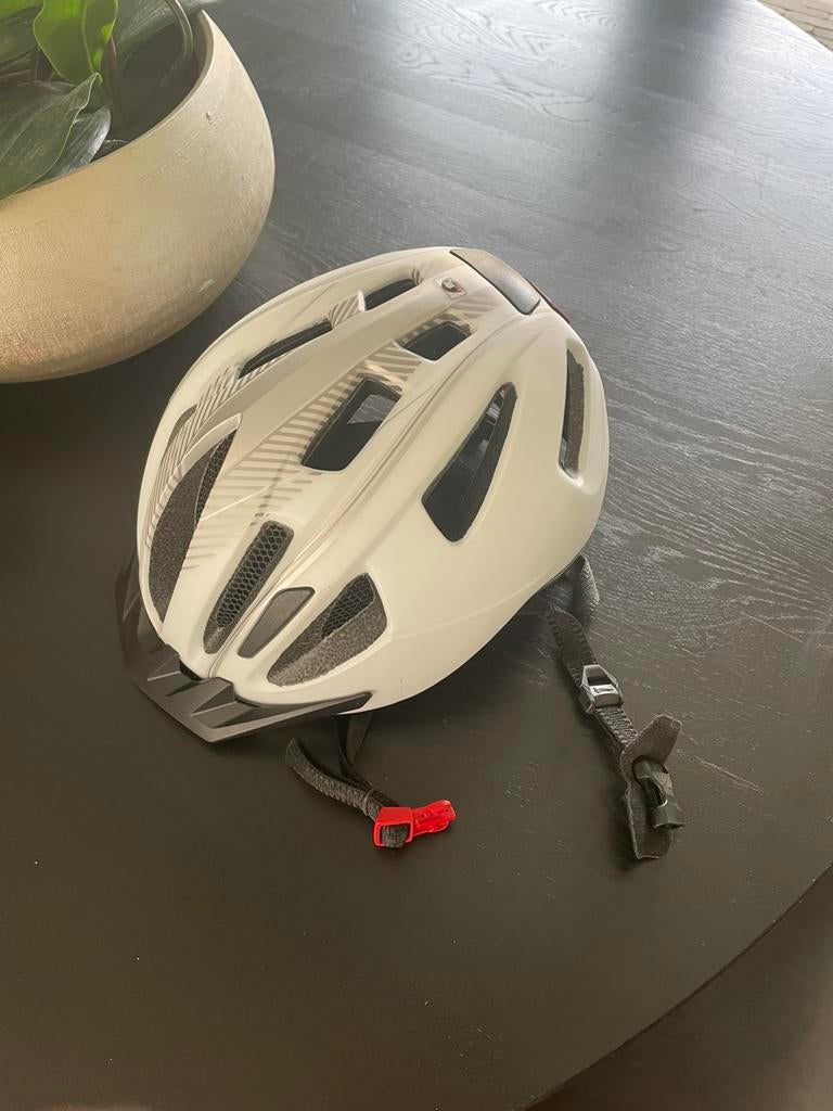 Fietshelm nieuw maat Medium 54-58cm, Fietsen en Brommers, Fietsaccessoires | Fietshelmen, M, Nieuw maat Medium, Ophalen of Verzenden