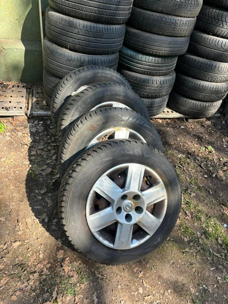 Set winterbanden 215 65 16, Ophalen, Zo goed als nieuw