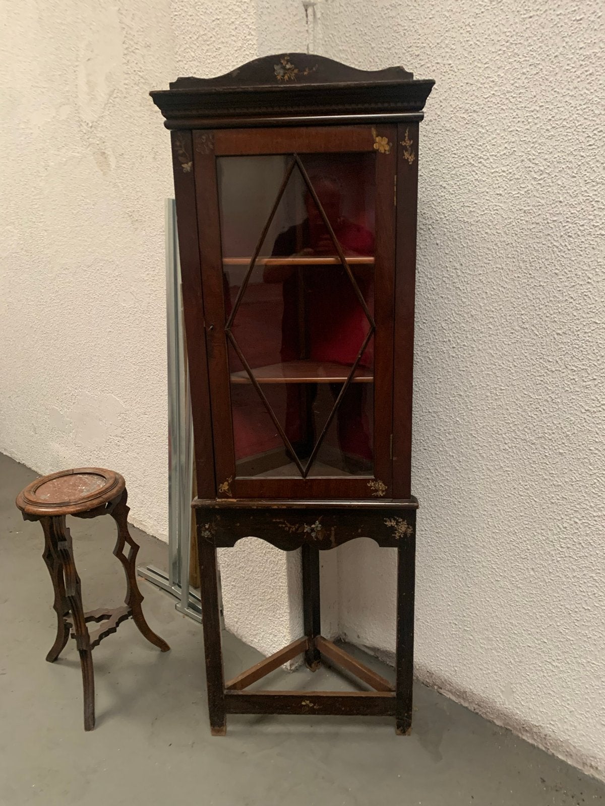 Antieke Romantische Hoekvitrinekast - Handgeschilderd (1880), Antiek en Kunst, Antiek | Meubels | Kasten, Ophalen of Verzenden