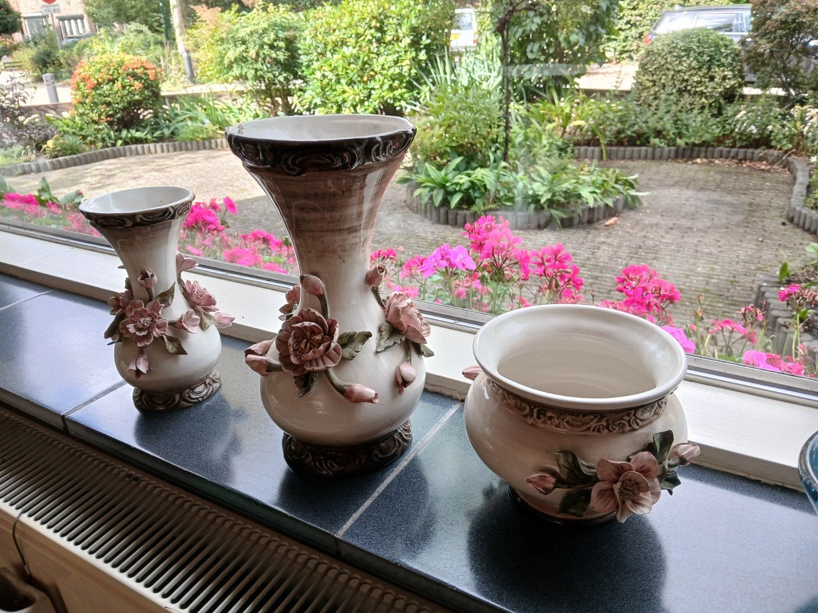 Set van 3 vintage Bassano vazen en pot met bloemdecoratie, Antiek en Kunst, Antiek | Vazen, Ophalen of Verzenden