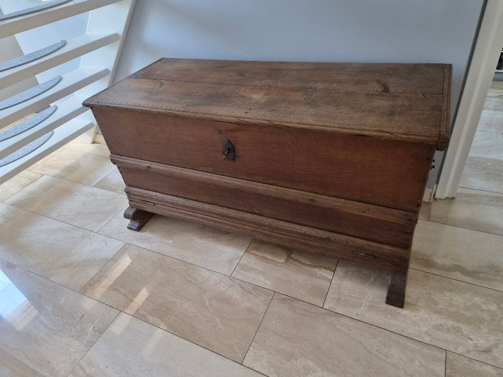 Antieke Kist /kast, Ophalen, 50 – 75, Gebruikt, 100 tot 150 cm