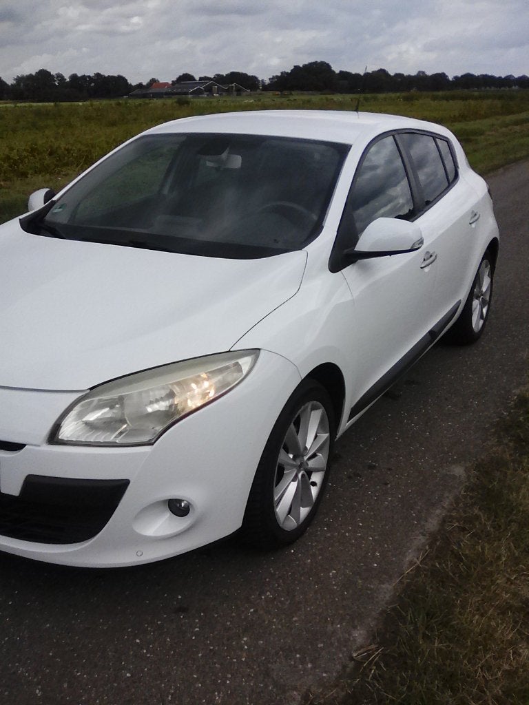 Sportieve Renault Mégane 1,4 TCE  130 PK op Lpg G3, Auto's, Voorwielaandrijving, Adaptive Cruise Control, 15 km/l, Zwart
