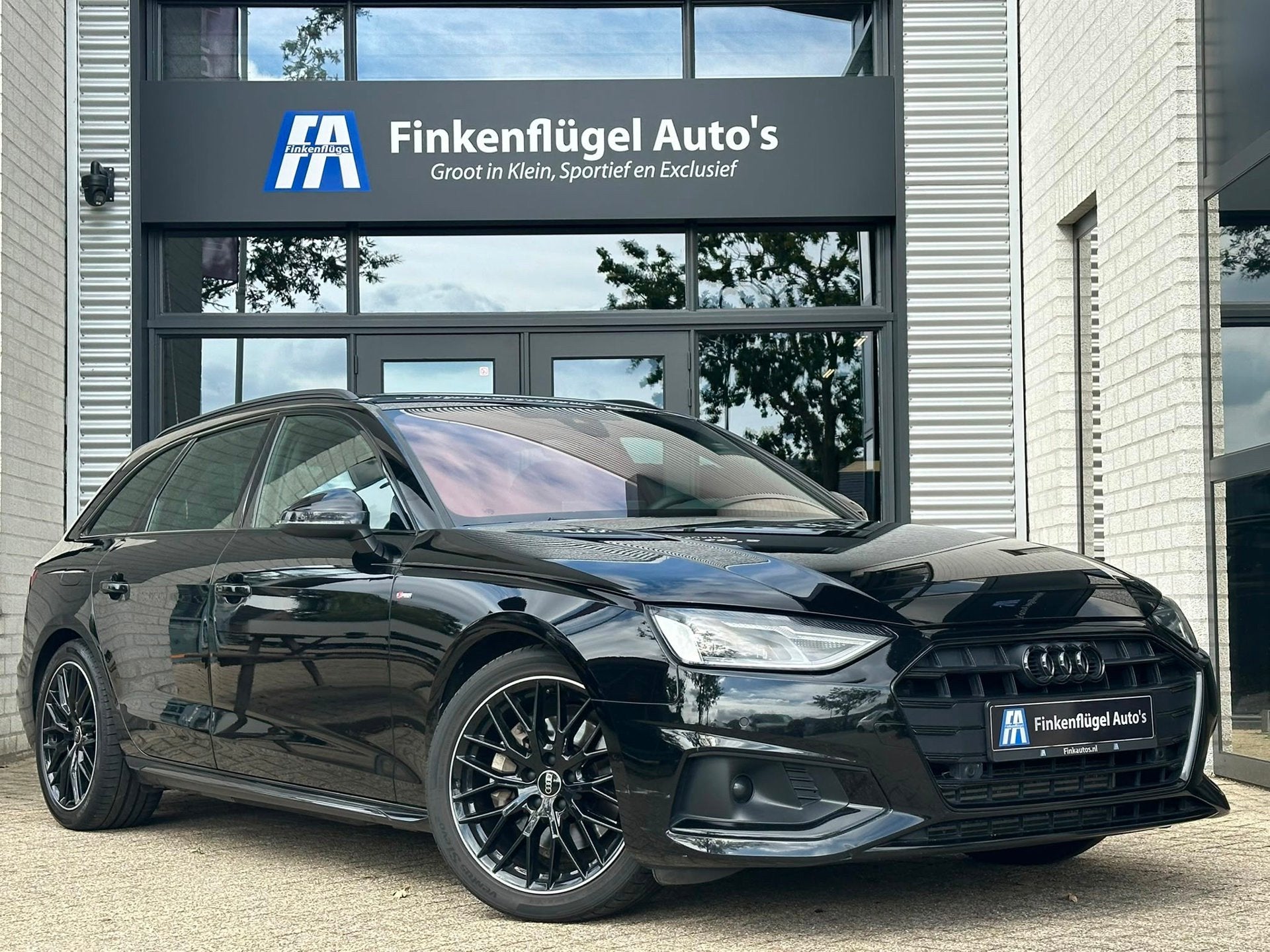 Audi A4 Avant 40 TFSI S-line Optiek-zwart 204 pk|Camera |Car, Dealer onderhouden, Gebruikt, Zwart, 4 cilinders