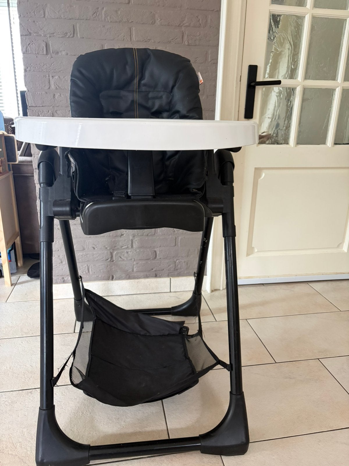 Kinderstoel / eetstoel Qute, Kinderen en Baby's, Kinderstoelen, Ophalen, Gebruikt, Meegroeistoel, Gordel(s)