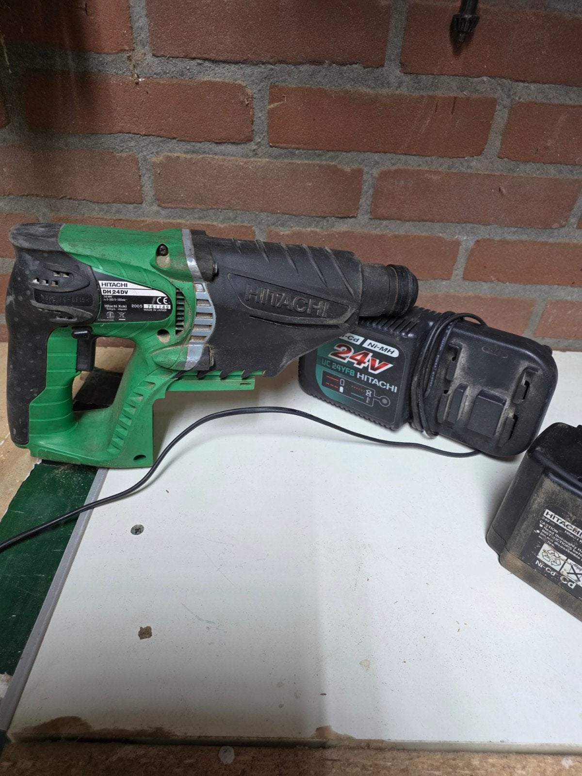 Hitachi accuboormachine met SDS boorkop, Boor- en/of Breekhamer, Ophalen of Verzenden, Klopboormechanisme, Gebruikt