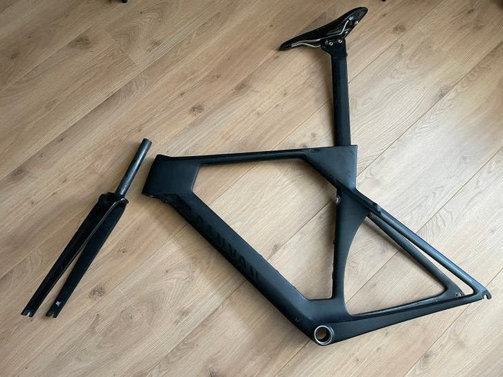 Canyon frame stealth black, Ophalen, Gebruikt