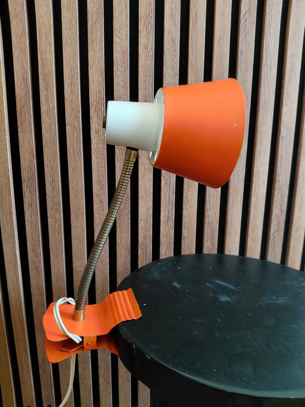 Space Age Jaren '70 Retro Oranje Bureaulamp Knijplamp, Huis en Inrichting, Lampen | Spots, Ophalen of Verzenden, Metaal, Meubelspot