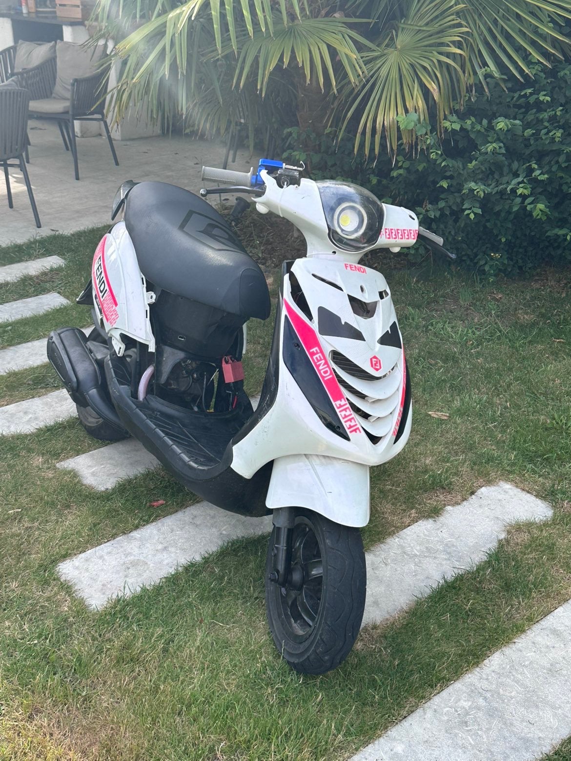 Piaggio zip fendi LC125 brom, geel kenteken, Fietsen en Brommers, Scooters | Piaggio, Zo goed als nieuw, Zip, Tweetakt, Ophalen