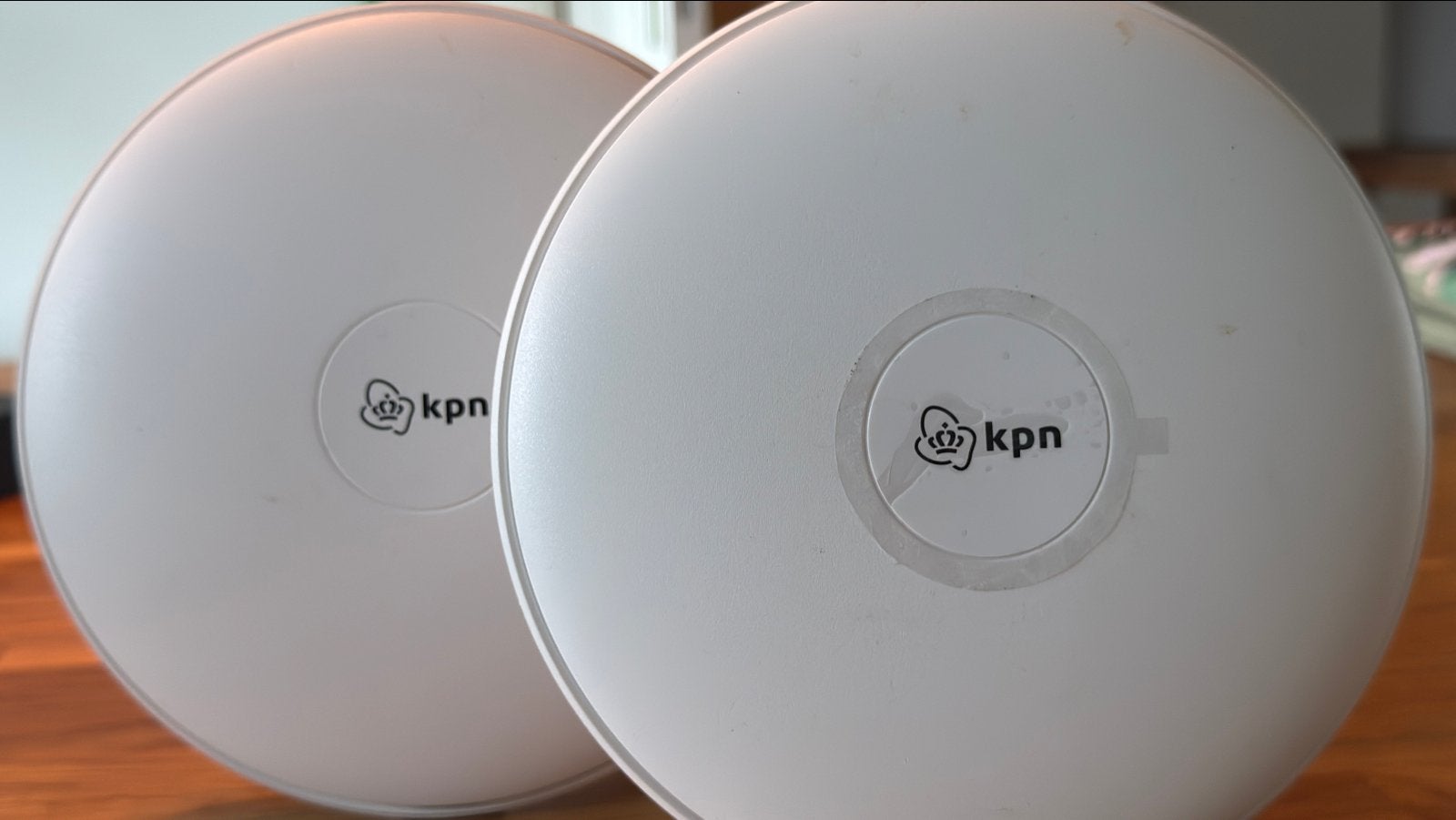 KPN SuperWifi punten (2 stuks) met adapters, Ophalen of Verzenden, Zo goed als nieuw, Router