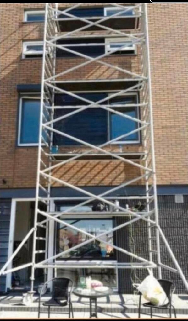 Brede rolsteiger te huur, Doe-het-zelf en Verbouw, Steigers, Ophalen of Verzenden