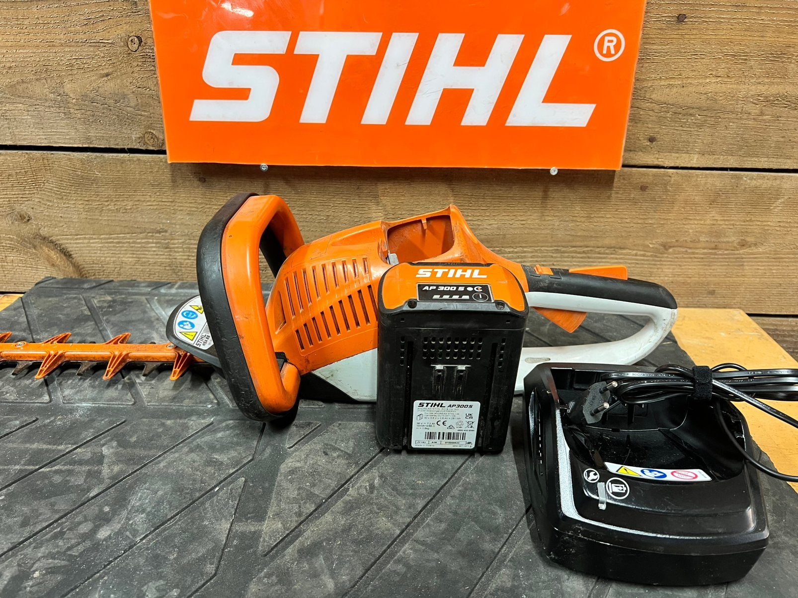 Stihl HSA86 Accu heggenschaar combi  AP300S, Ophalen, Gebruikt, Hsa86, Accu