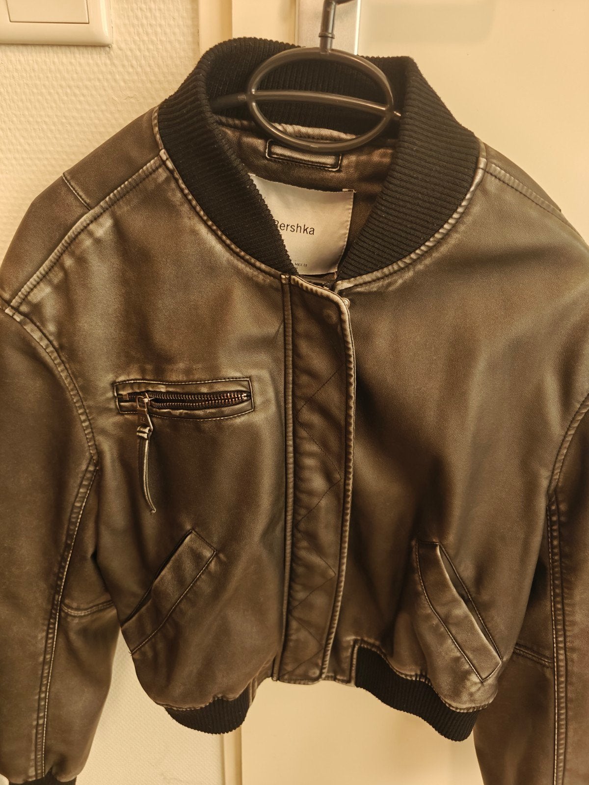Goede dames jas maat L Bershka, Ophalen of Verzenden, Zo goed als nieuw, Zwart