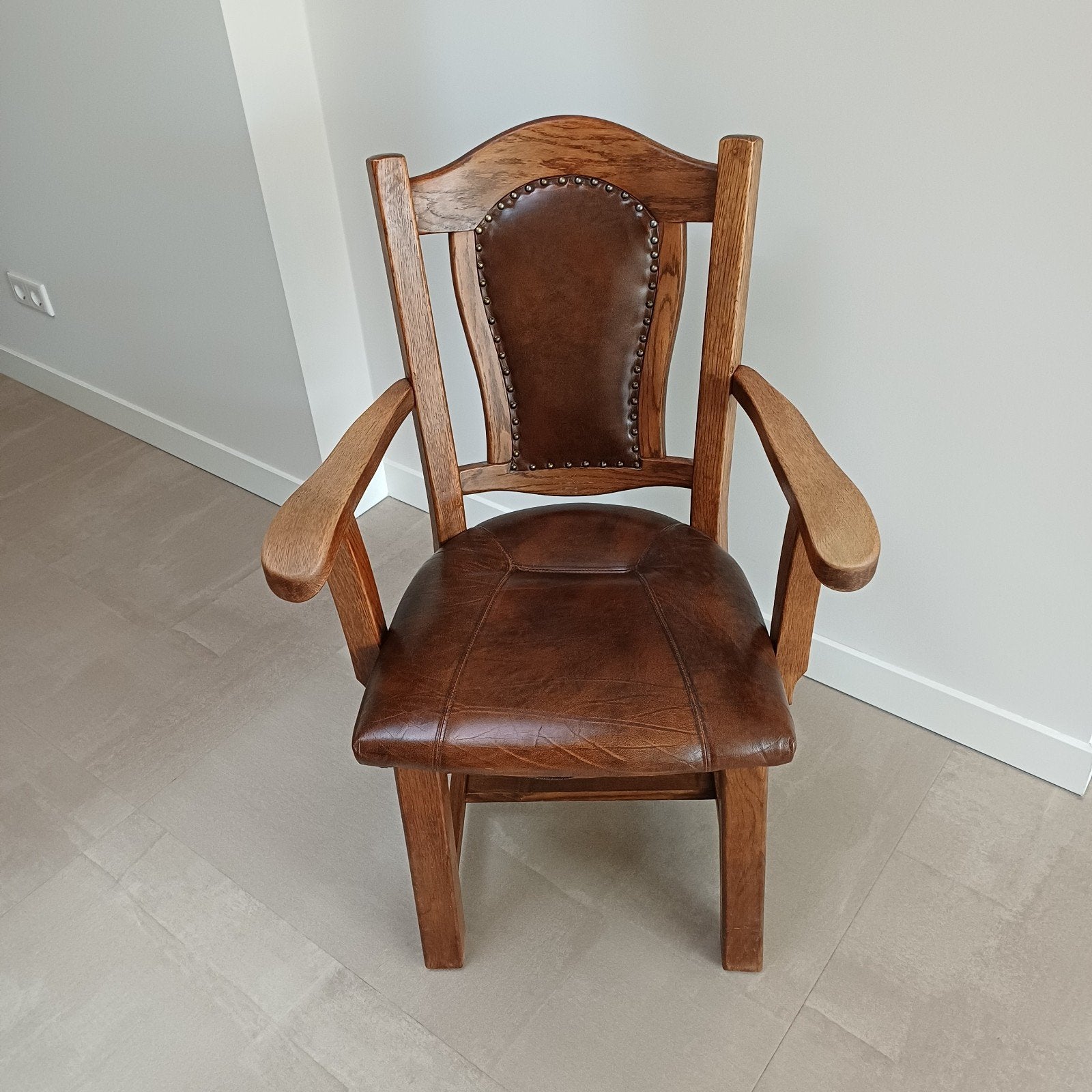 Eikenhouten stoel met leren bekleding, Ophalen