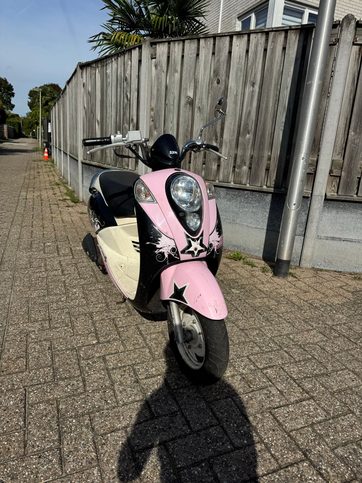 Roze Sym Mio (snor), Ophalen, Gebruikt, SYM, Benzine