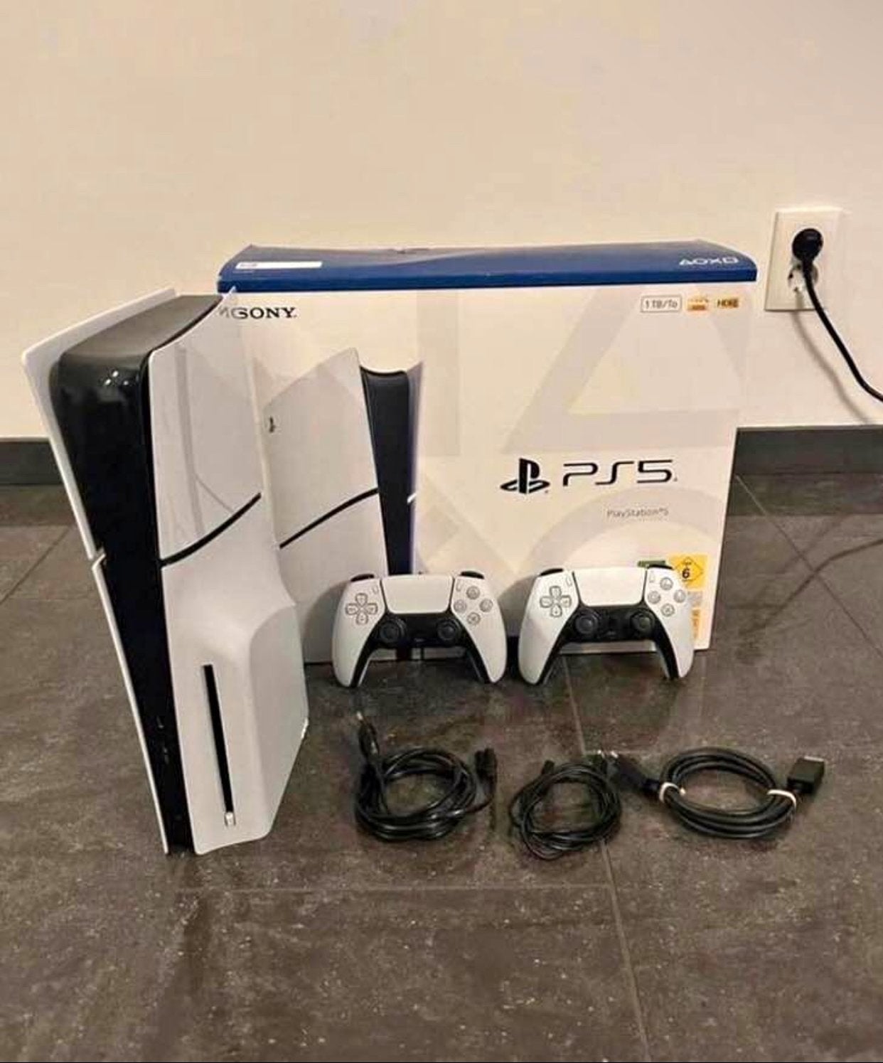 Playstation 5 Disc Editie met 2 controllers en doos, Ophalen, Zo goed als nieuw, Playstation 5