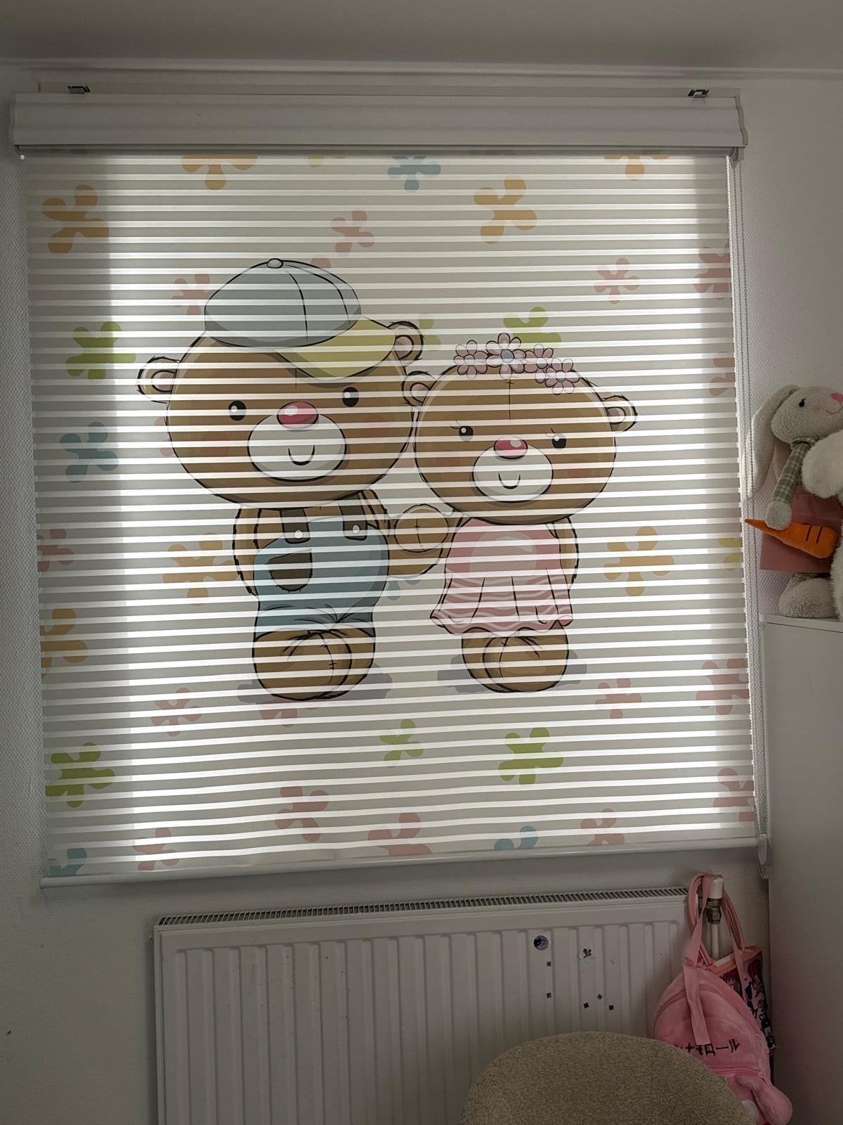 Foto 3 van Twee kinderkasten en mooi gordijn (H160 B140)