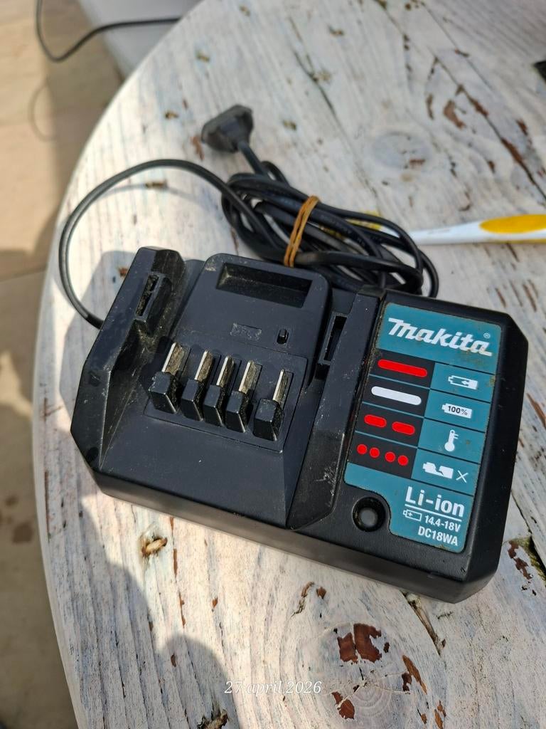 Makita Li-ion Oplader 14.4-18V DC18WA, Ophalen of Verzenden, Gebruikt