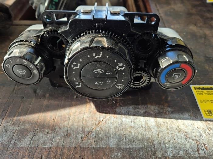 Kachel Bedieningspaneel van een Ford Fiesta, Gebruikt, -, -, Ford