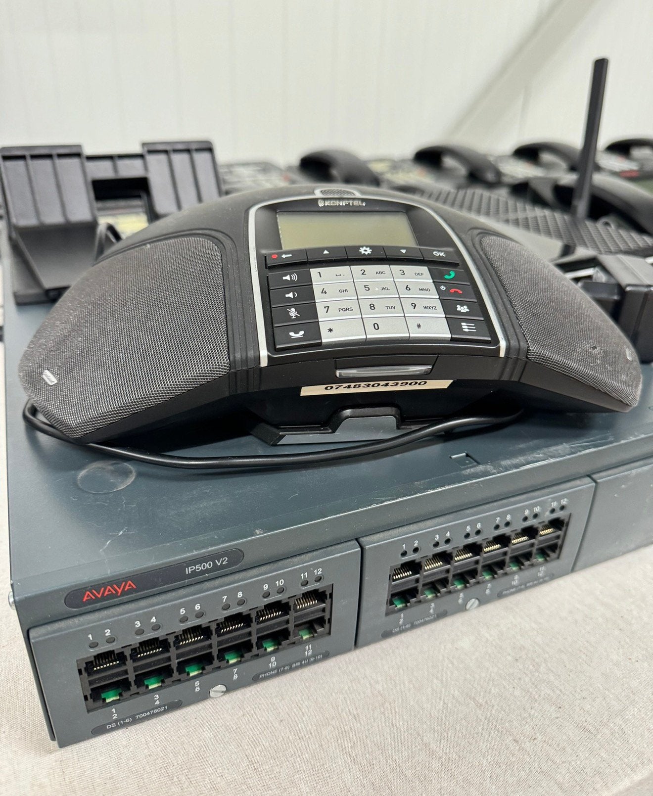 XL Kantoor SET - Avaya ip500 v2 konftel 300Mx 15x telefoon, Ophalen of Verzenden, Zo goed als nieuw, H, H