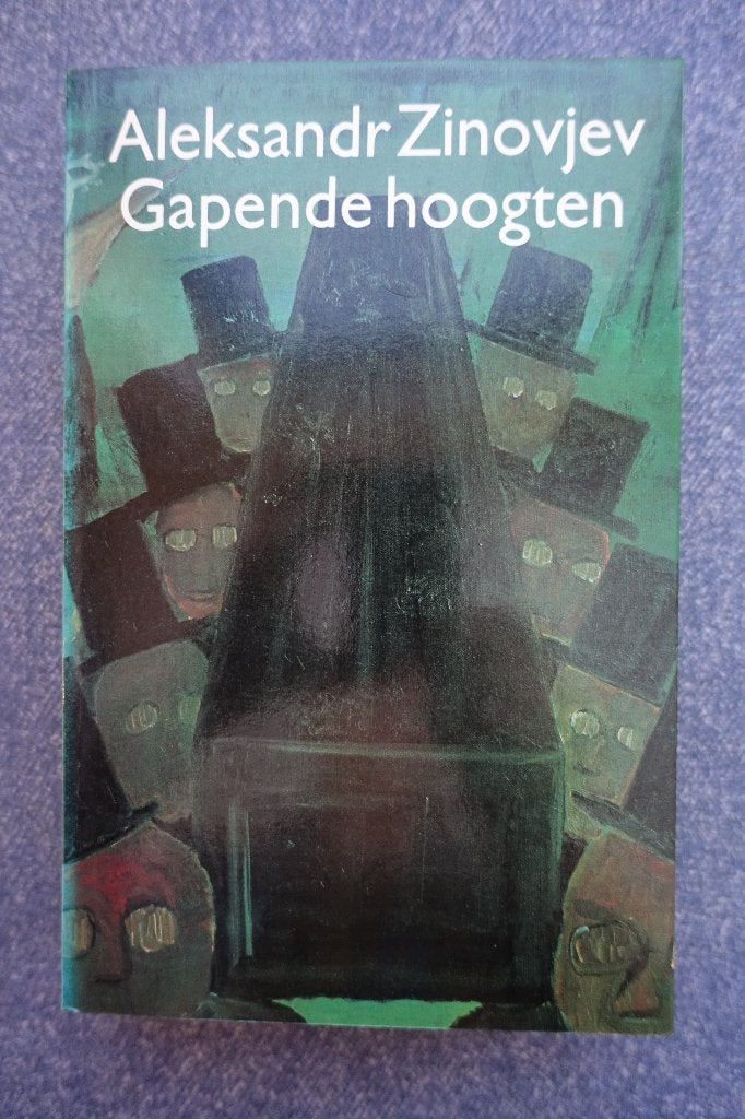Aleksandr Zinovjev. Gapende hoogten, Ophalen of Verzenden, Zo goed als nieuw, Europa overig