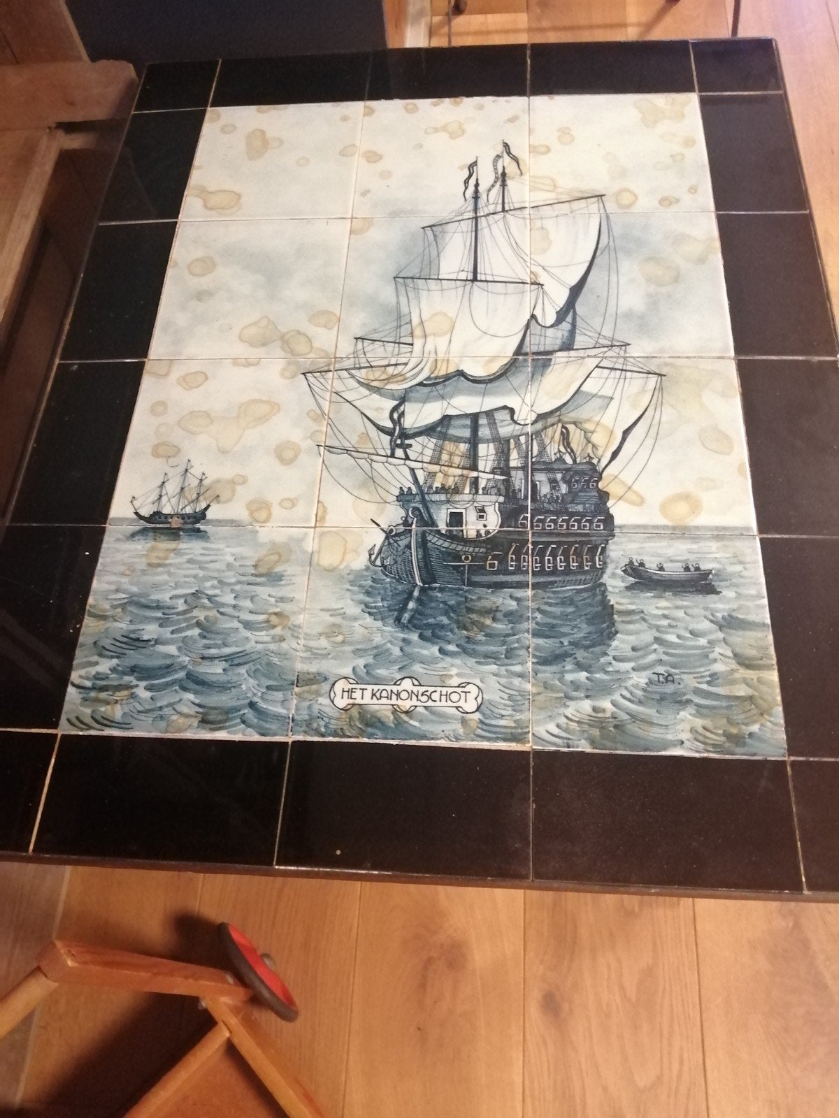 ZELDZAME OUDE GIETIJZEREN SALONTAFEL MET OUD TEGEL TABLEAU, Ophalen