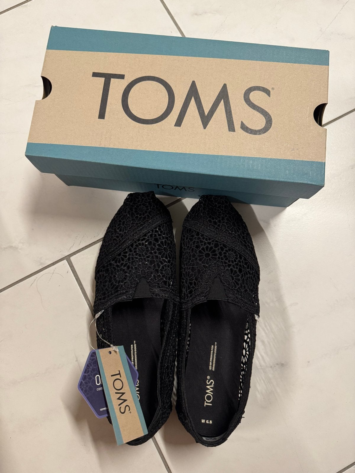 Nieuwe zwarte TOMS instappers maat 36, Ophalen of Verzenden, Nieuw, Zwart, Instappers